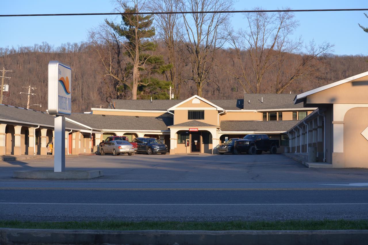 Travelers Inn New Martinsville Exterior photo